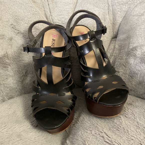 JustFab Shoes - JustFab Bianka Black Platform Sandals. SIZE 8.